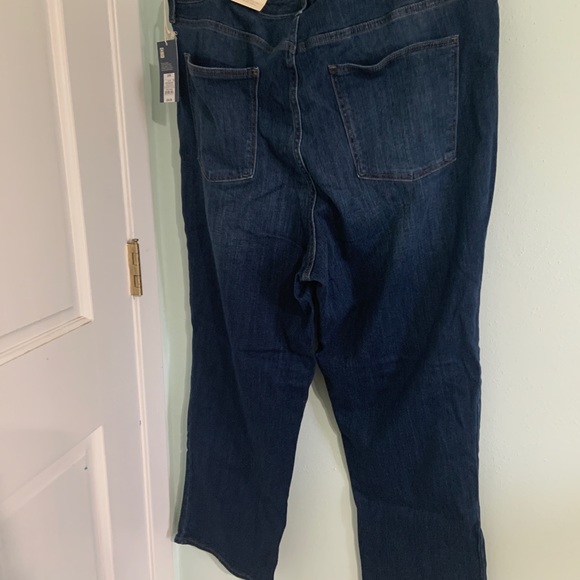 Universal Thread Straight Leg Jeans - Picture 4 of 5